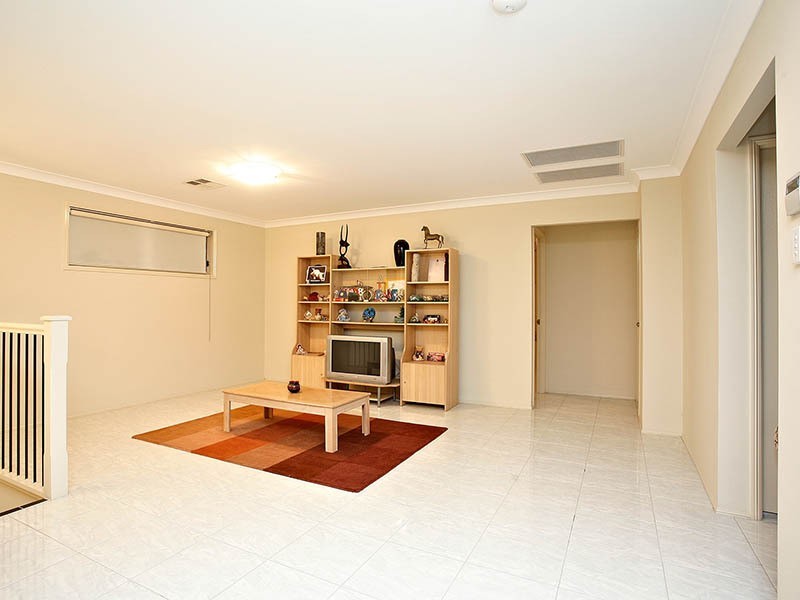 28 Lundy Avenue, Kingsgrove NSW 2208