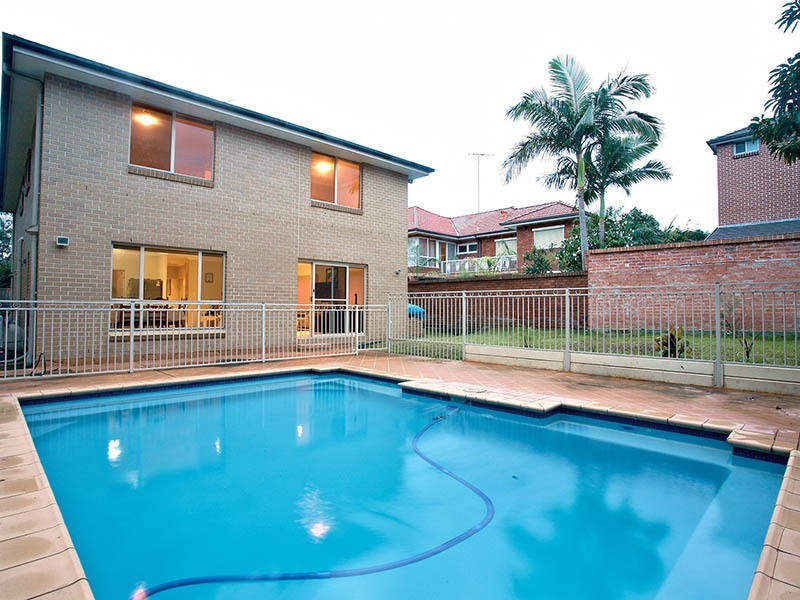 28 Lundy Avenue, Kingsgrove NSW 2208
