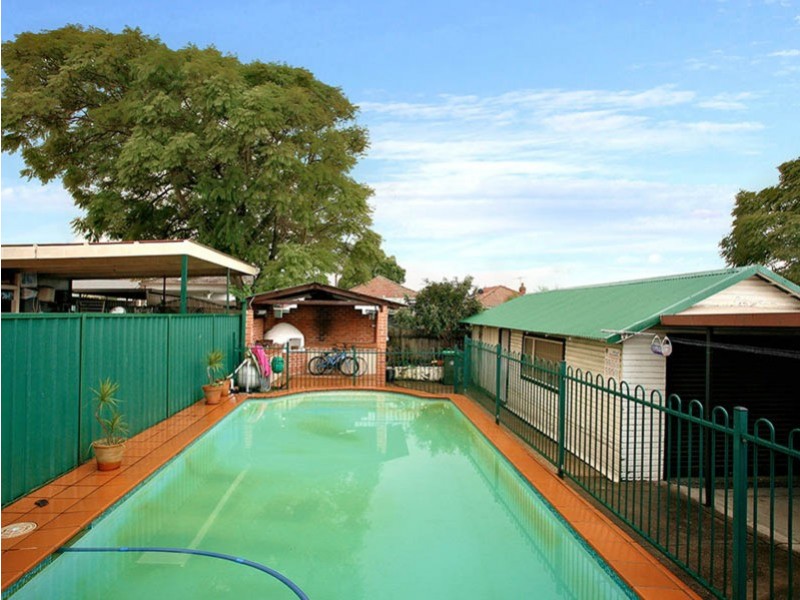 4 Ludgate Street, Roselands NSW 2196