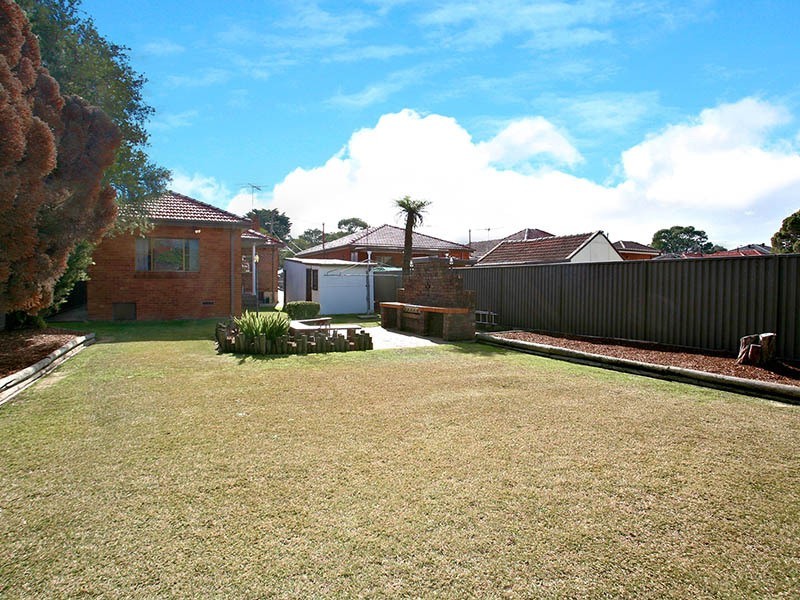 11 Bradman Street, Narwee NSW 2209