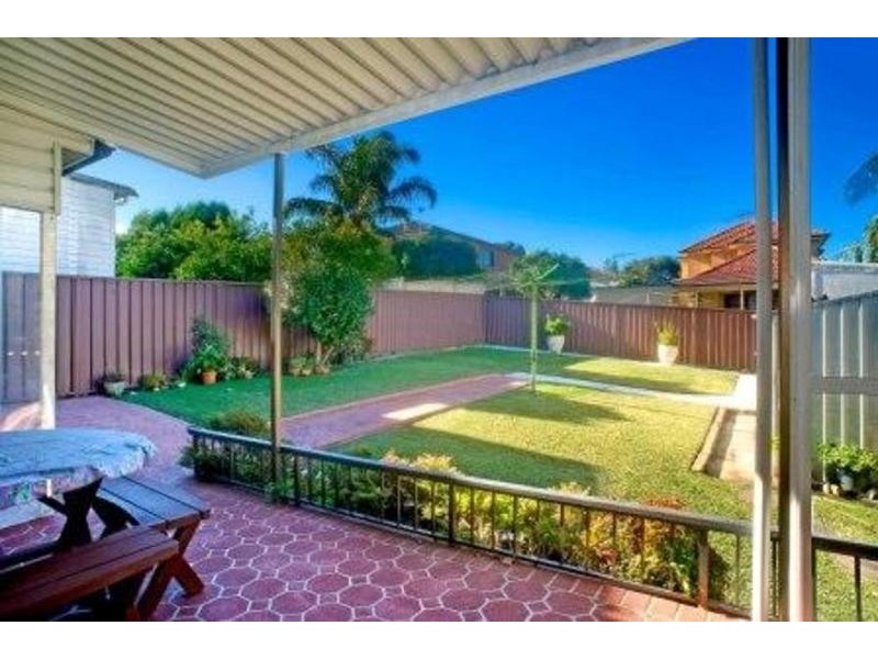 40 Rosebank Avenue, Kingsgrove NSW 2208