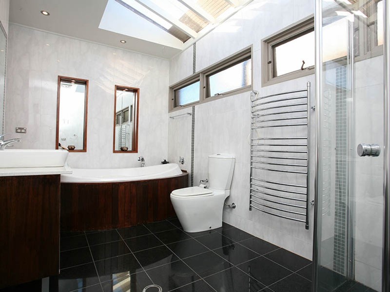 2 Kent Avenue, Roselands NSW 2196