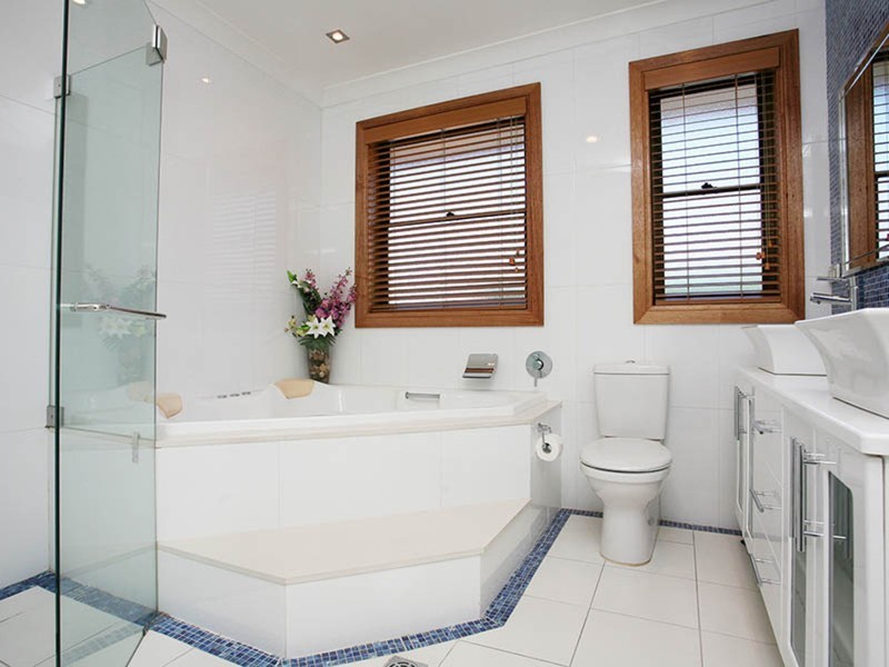 8 Enid Avenue, Roselands NSW 2196