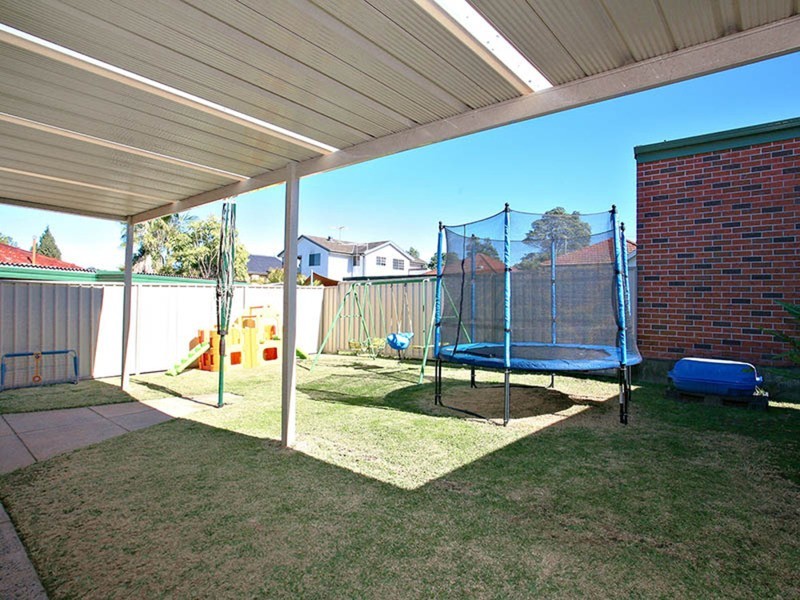 8 Enid Avenue, Roselands NSW 2196