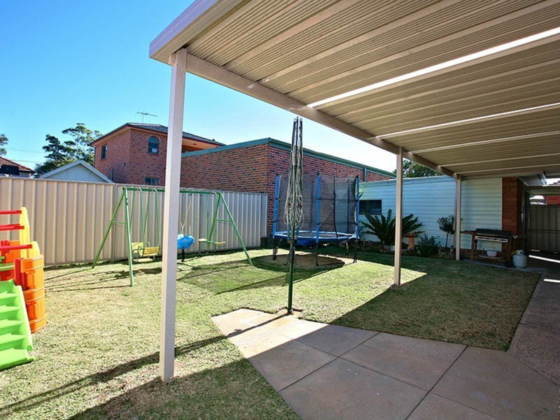 8 Enid Avenue, Roselands NSW 2196