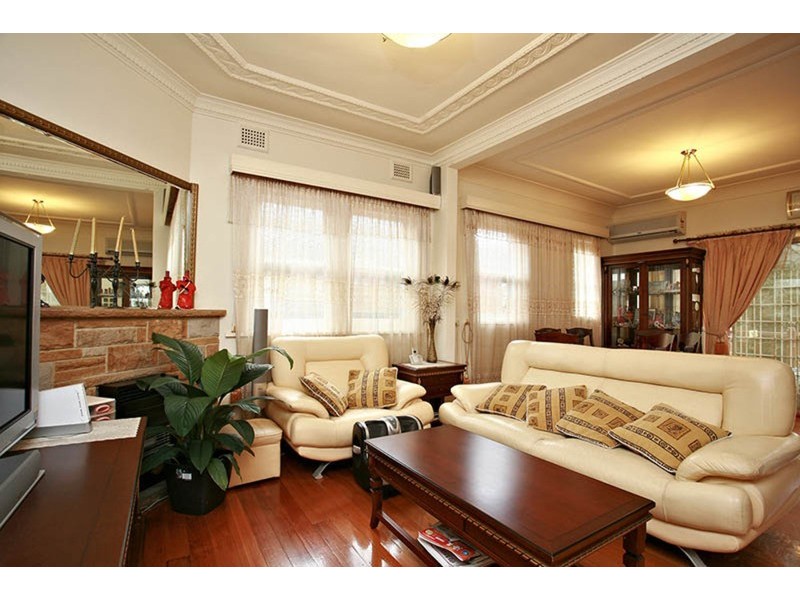 28 Lee Avenue, Beverly Hills NSW 2209