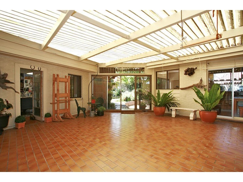 8 Carbethon Crescent, Beverly Hills NSW 2209