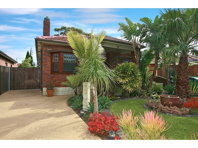 14 Frederick Avenue, Beverly Hills NSW 2209