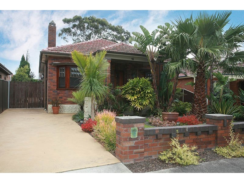 14 Frederick Avenue, Beverly Hills NSW 2209