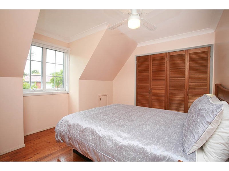 8 Wiggins Avenue, Beverly Hills NSW 2209