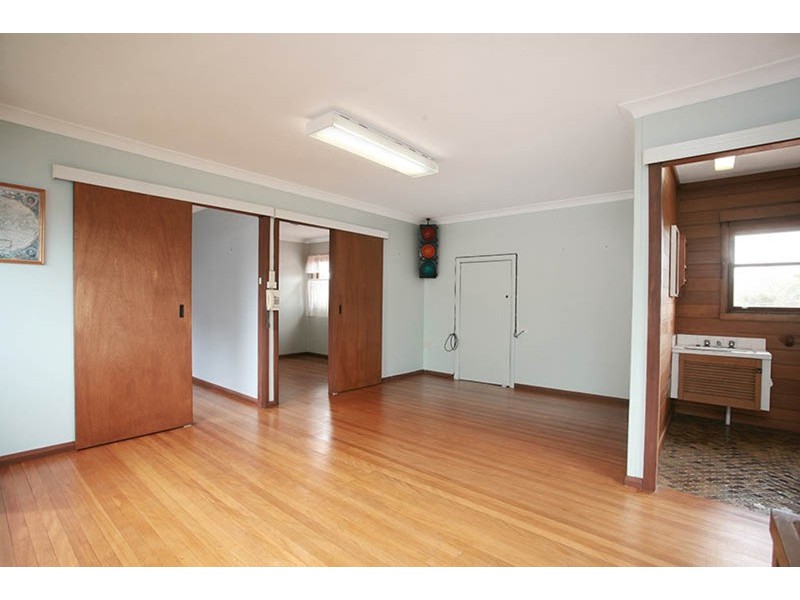 5 Leigh Avenue, Roselands NSW 2196
