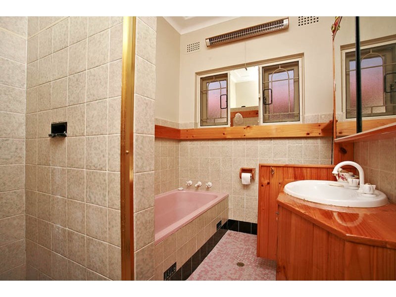 8 Carbethon Crescent, Beverly Hills NSW 2209