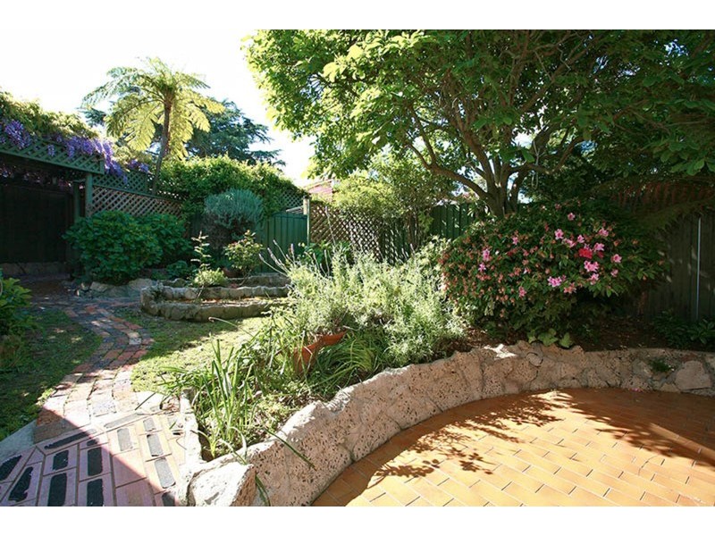 8 Carbethon Crescent, Beverly Hills NSW 2209