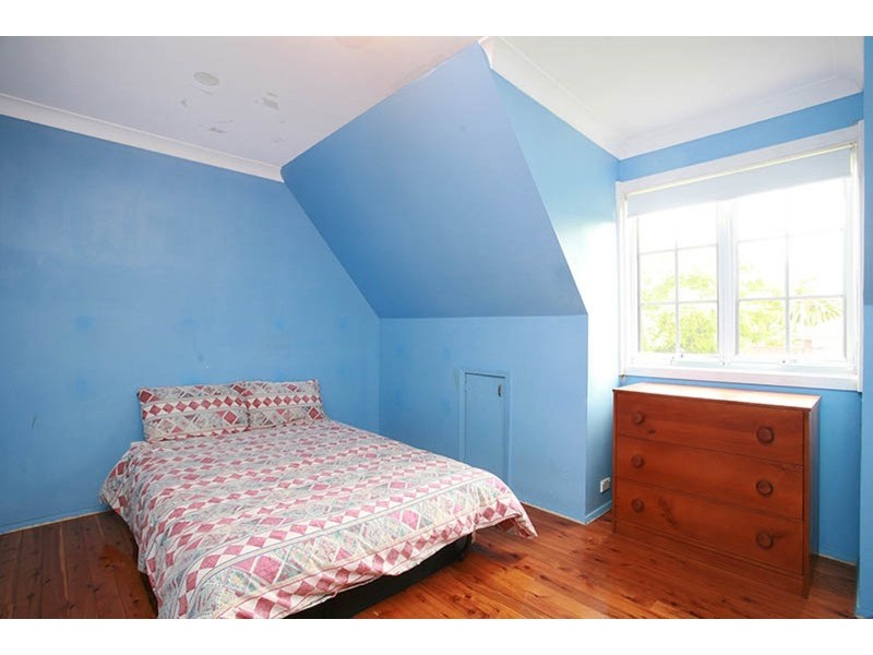 8 Wiggins Avenue, Beverly Hills NSW 2209