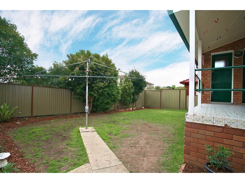 8 Wiggins Avenue, Beverly Hills NSW 2209