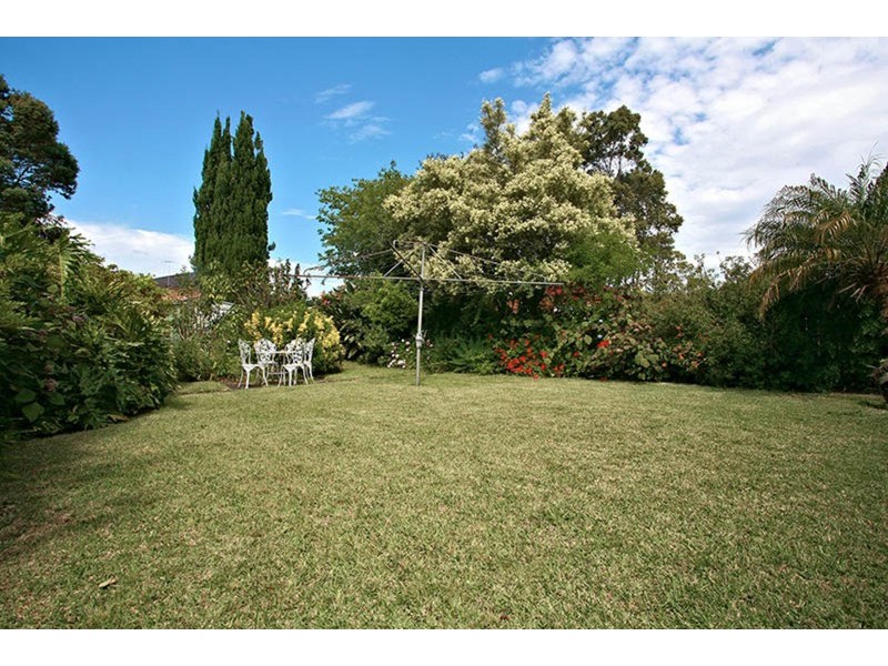 12 Lee Avenue, Beverly Hills NSW 2209