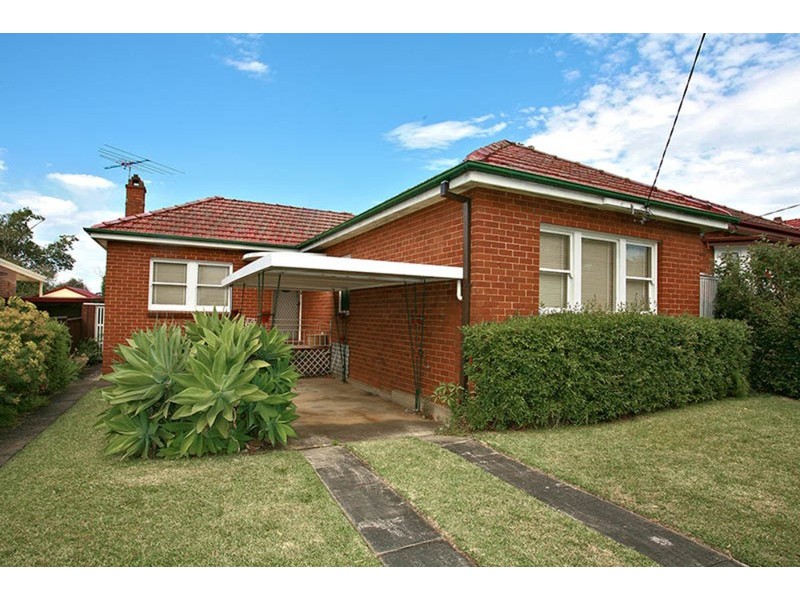 12 Lee Avenue, Beverly Hills NSW 2209