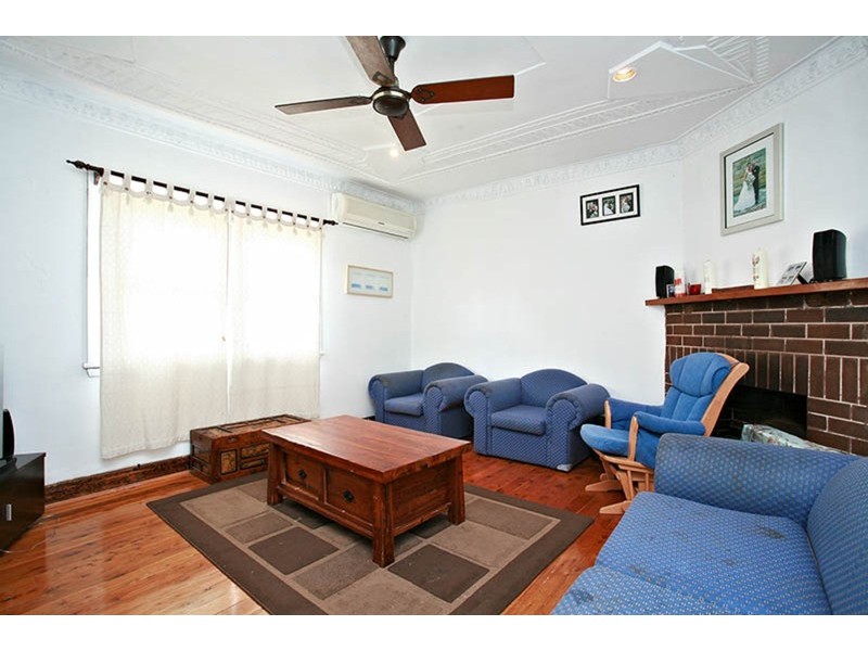 14 Warne Crescent, Beverly Hills NSW 2209