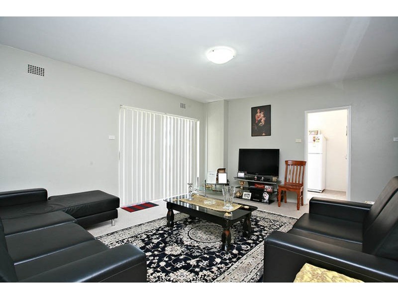 2/274 King Georges Road, Roselands NSW 2196