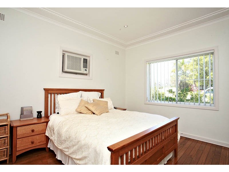 12 Burrell Street, Beverly Hills NSW 2209