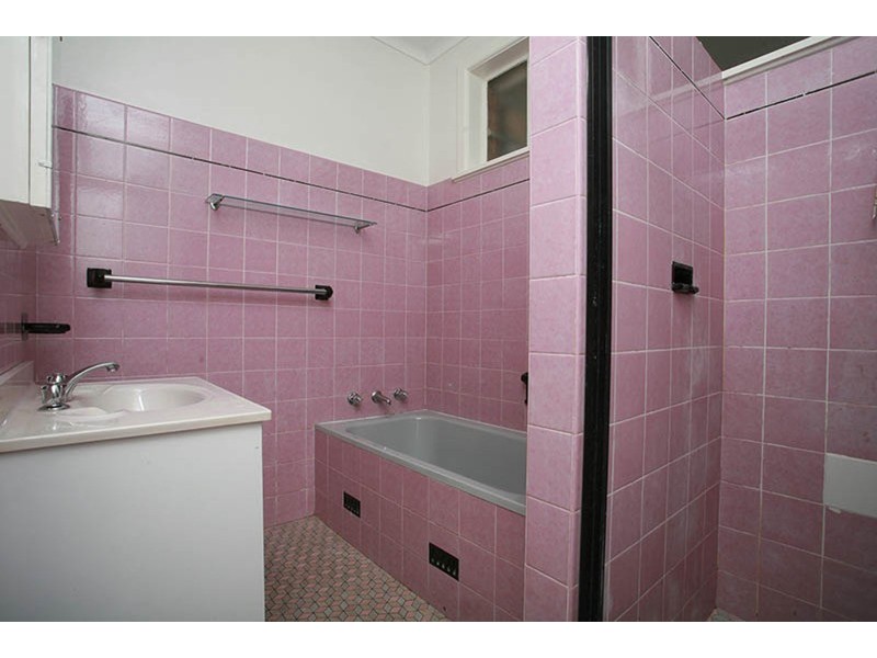 8 Wiggins Avenue, Beverly Hills NSW 2209