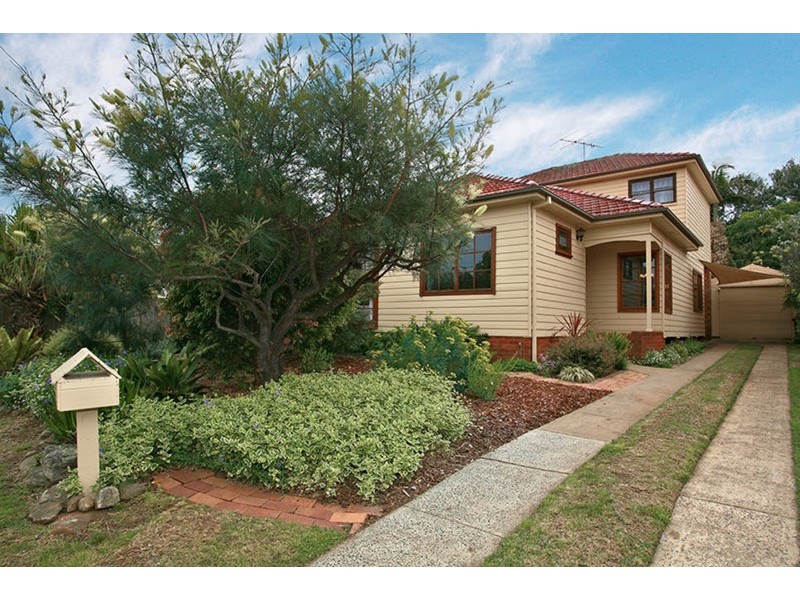 5 Leigh Avenue, Roselands NSW 2196