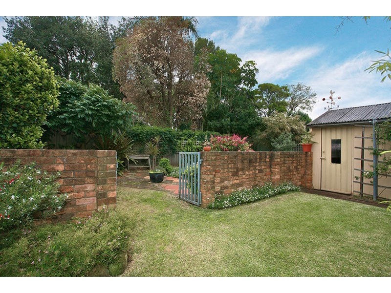 5 Leigh Avenue, Roselands NSW 2196