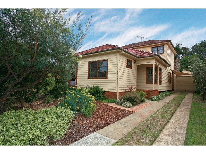 5 Leigh Avenue, Roselands NSW 2196
