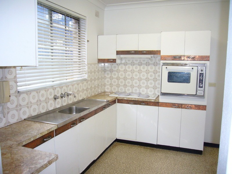 2/25 Graham Road, Narwee NSW 2209