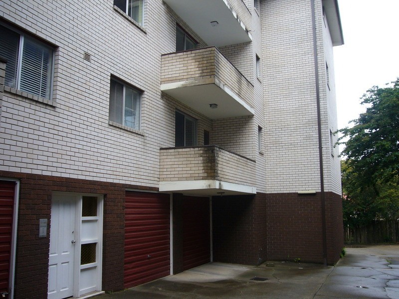 2/25 Graham Road, Narwee NSW 2209