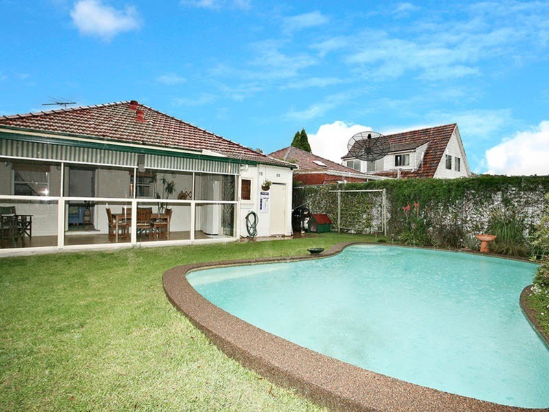 19 Jordan Avenue, Beverly Hills NSW 2209