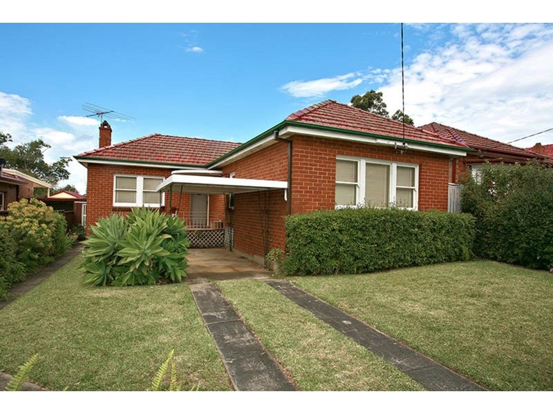 12 Lee Avenue, Beverly Hills NSW 2209