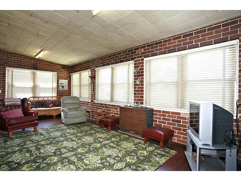 12 Lee Avenue, Beverly Hills NSW 2209