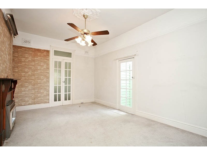 21 Springfield Avenue, Roselands NSW 2196