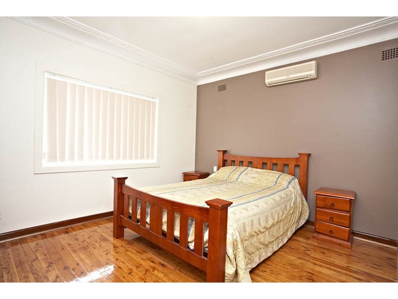 6 Beggs Street, Roselands NSW 2196