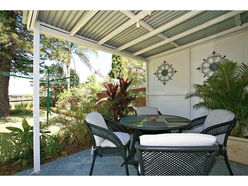 19 Flora Street, Roselands NSW 2196