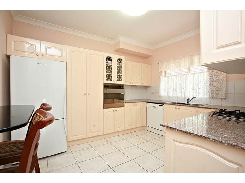 4/12 Weston Avenue, Narwee NSW 2209