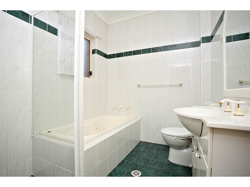 4/12 Weston Avenue, Narwee NSW 2209