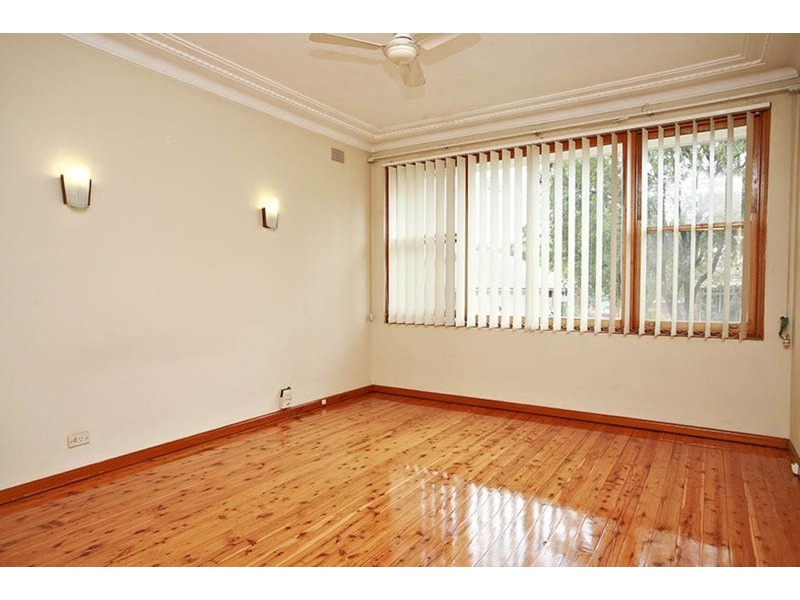 5 Rodney Crescent, Beverly Hills NSW 2209