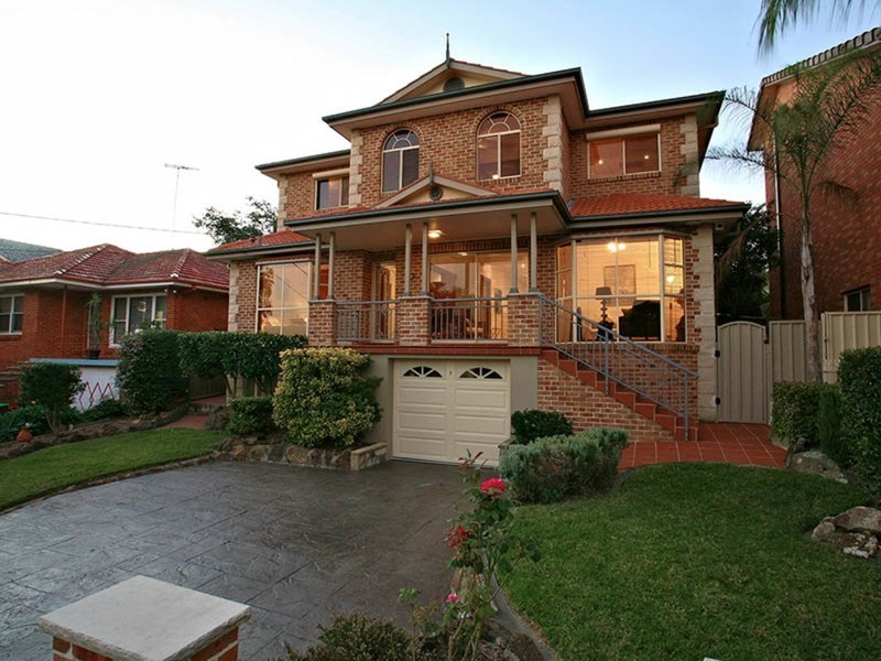 5 Westella Avenue, Roselands NSW 2196