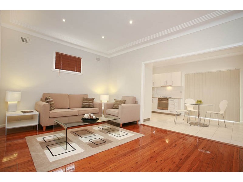 10 Westella Avenue, Roselands NSW 2196