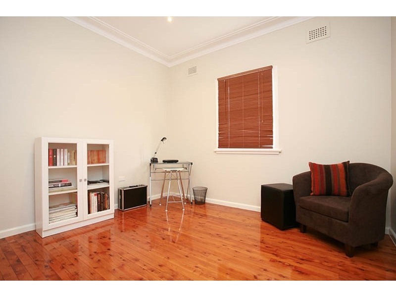 10 Westella Avenue, Roselands NSW 2196