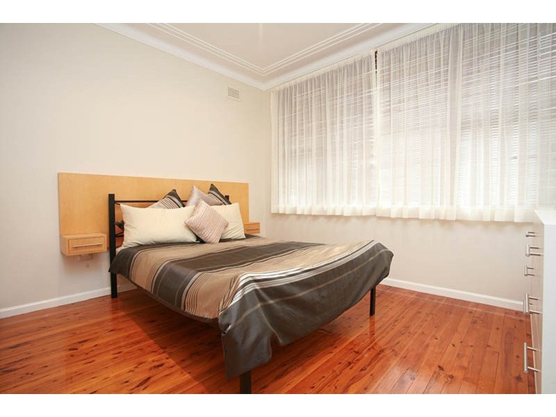 10 Westella Avenue, Roselands NSW 2196