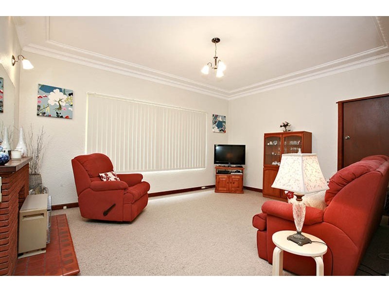8 Palm Grove, Beverly Hills NSW 2209