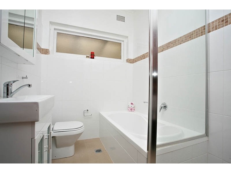 8 Palm Grove, Beverly Hills NSW 2209