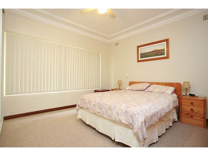 8 Palm Grove, Beverly Hills NSW 2209