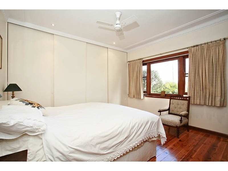 8 Carbethon Crescent, Beverly Hills NSW 2209