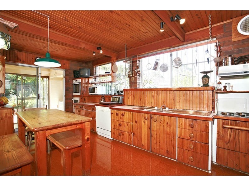 8 Carbethon Crescent, Beverly Hills NSW 2209