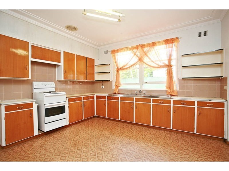 5 Rodney Crescent, Beverly Hills NSW 2209