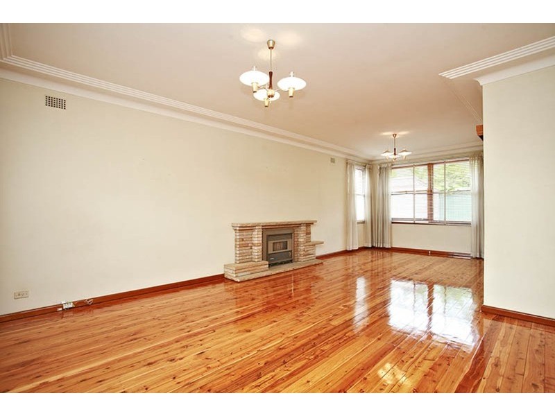 5 Rodney Crescent, Beverly Hills NSW 2209